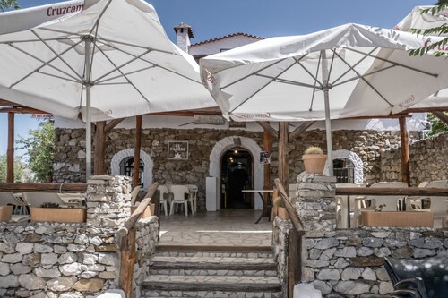 Hostal Posada El Parral – Private Pool and Restaurant in the Sierra de Cádiz