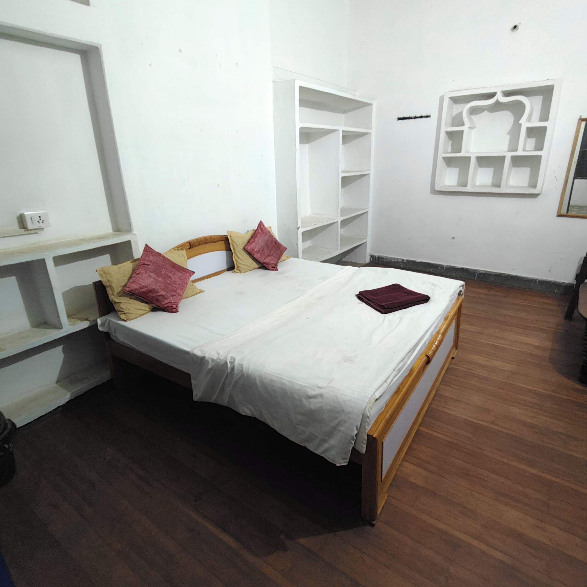 Single Room | Desk, free WiFi
