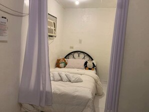 WiFi, bed sheets