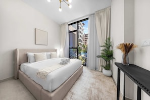 Iron/ironing board, WiFi, bed sheets - Free housekeeping visits during your stay - StayShort - Stylish 2 Bed Apartment in Silicon Oasis for 6 with Balcony (Silicon Oasis)