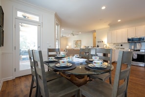 Dining - Pelican Pass Beach House (Tybee Island)