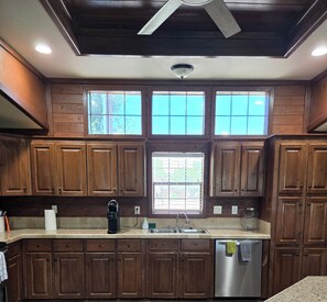 Private kitchen - Blanco House - 3 Bedrooms, 2 Baths, fully furnished house (Liberty Hill)