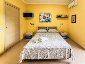 Basic Room, Balcony, City View - Camera con Ingresso Indipendente (Campania)
