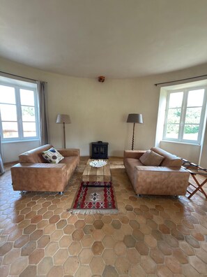 Living area - The Manor's Dovecote (Grainville-Ymauville)