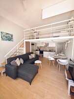 Cortinas blackout, tabla de planchar con plancha y wifi gratis
