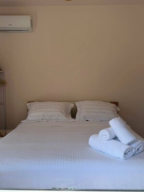 Unclassified image, 2 of 37, button - Luxury Seafront Villa Androniki | Private Beach Access (Ierapetra)