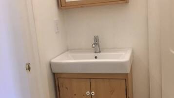 Handtücher, Seife, Toilettenpapier