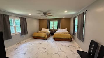 3 bedrooms, in-room safe, iron/ironing board, WiFi