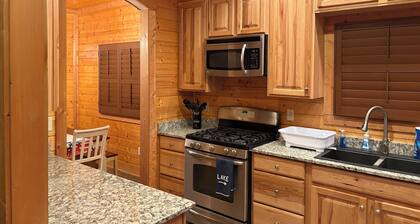 Blue Creek Hideaway- 2BR Cabin located on Lake Mitchell, AL