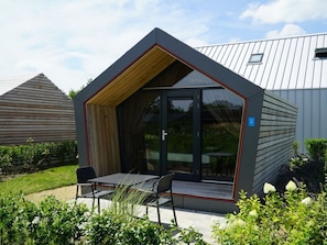 House | Outdoor dining - Holiday Home in Nijkerk With Terrace (Nijkerk)