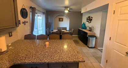 Spacious 3-bedroom house with AC and big backyard in vibrant El Paso!