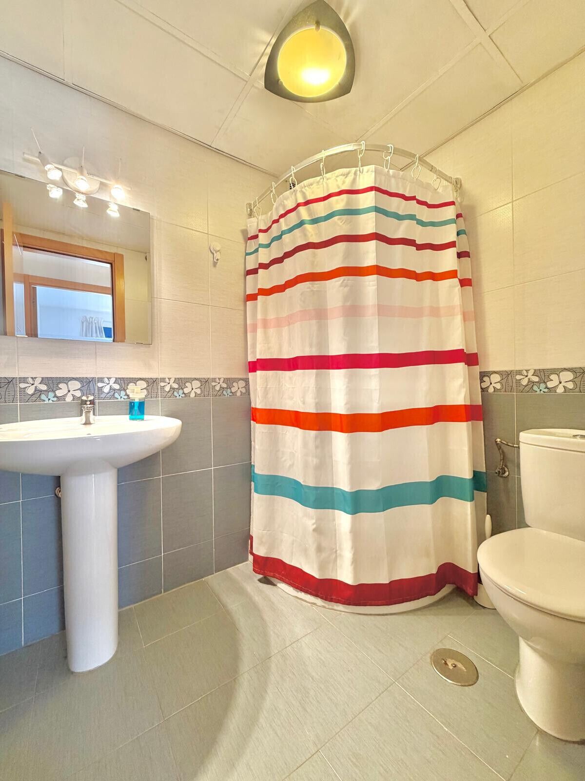 Dusche, Bidet, Handtücher