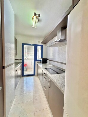 Coffee/tea maker, fridge, microwave, electric kettle - Terrasol Costaluz Torre del Mar (Torre del Mar)