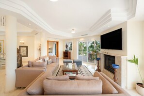 TV, fireplace, DVD player, stereo