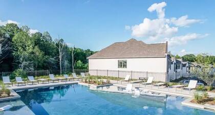 Convenient College Football Condo 5 mins to Stadium and 1.5 miles off the square