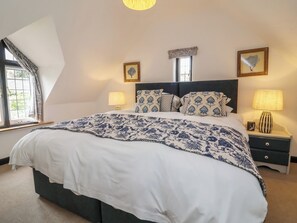 3 bedrooms, individually decorated, individually furnished, free WiFi - The Olde Forge (Minehead)