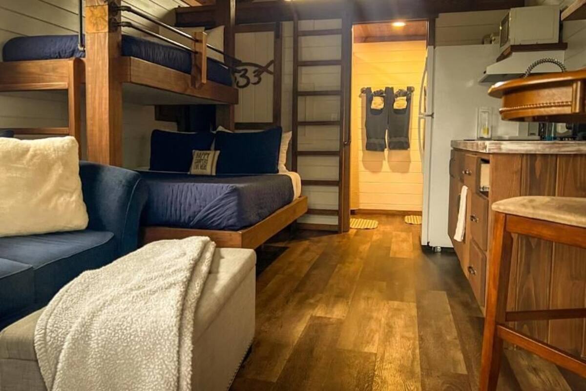 Cabin, Balcony, Lake View | Free WiFi