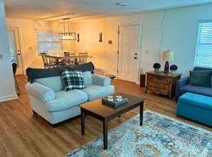 Deluxe House, Patio | Living area