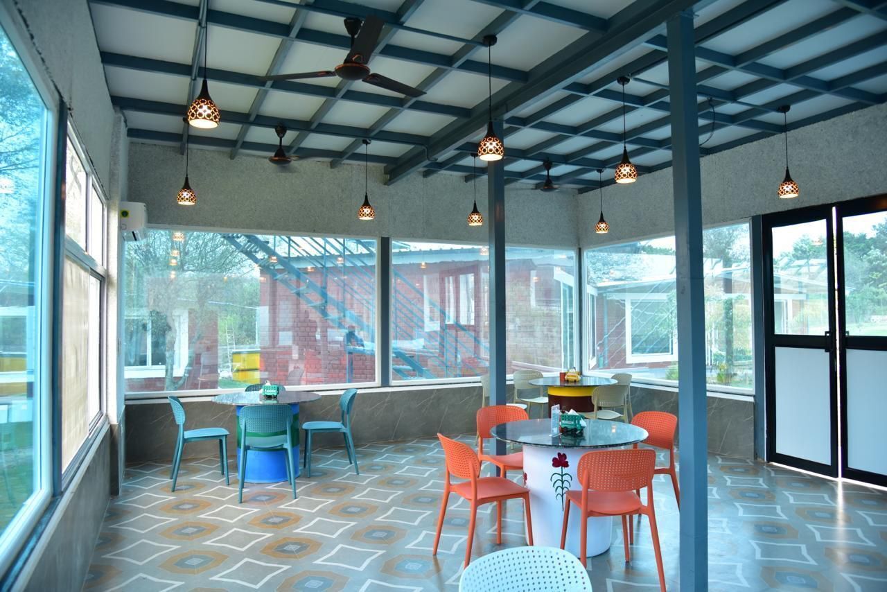 Room, Balcony, Pool View | Dining
