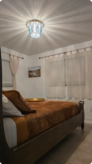 2 bedrooms, desk, iron/ironing board, WiFi (free)