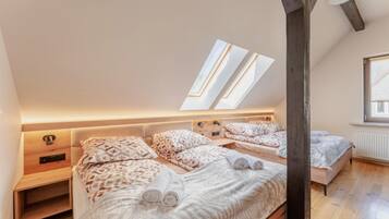 House | 3 bedrooms, individually furnished, iron/ironing board
