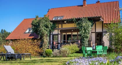 Large, Comfortable Holiday Home With a Garden