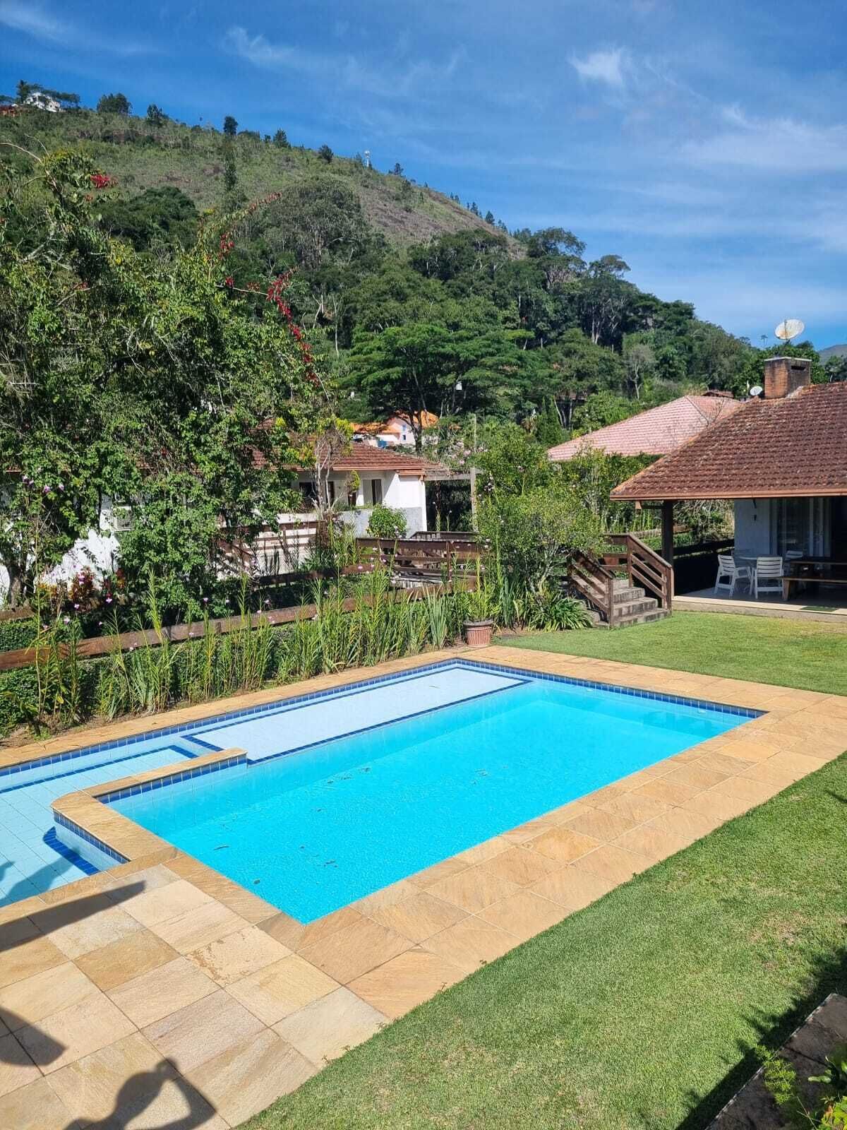 Kolam renang outdoor