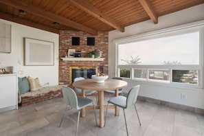 Dining - NEW Cozy, Modern Home with Hot Tub and Ocean Views (San Diego)