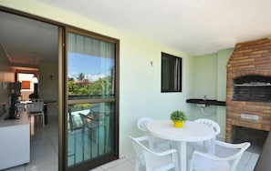 Apartamento, 2 quartos | Opções para refeição ao ar livre