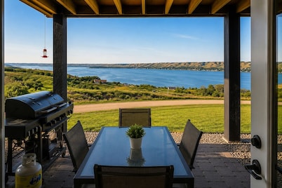 Katepwa Lake Hilltop Hideaway | Views, Golf, Beach & Trails