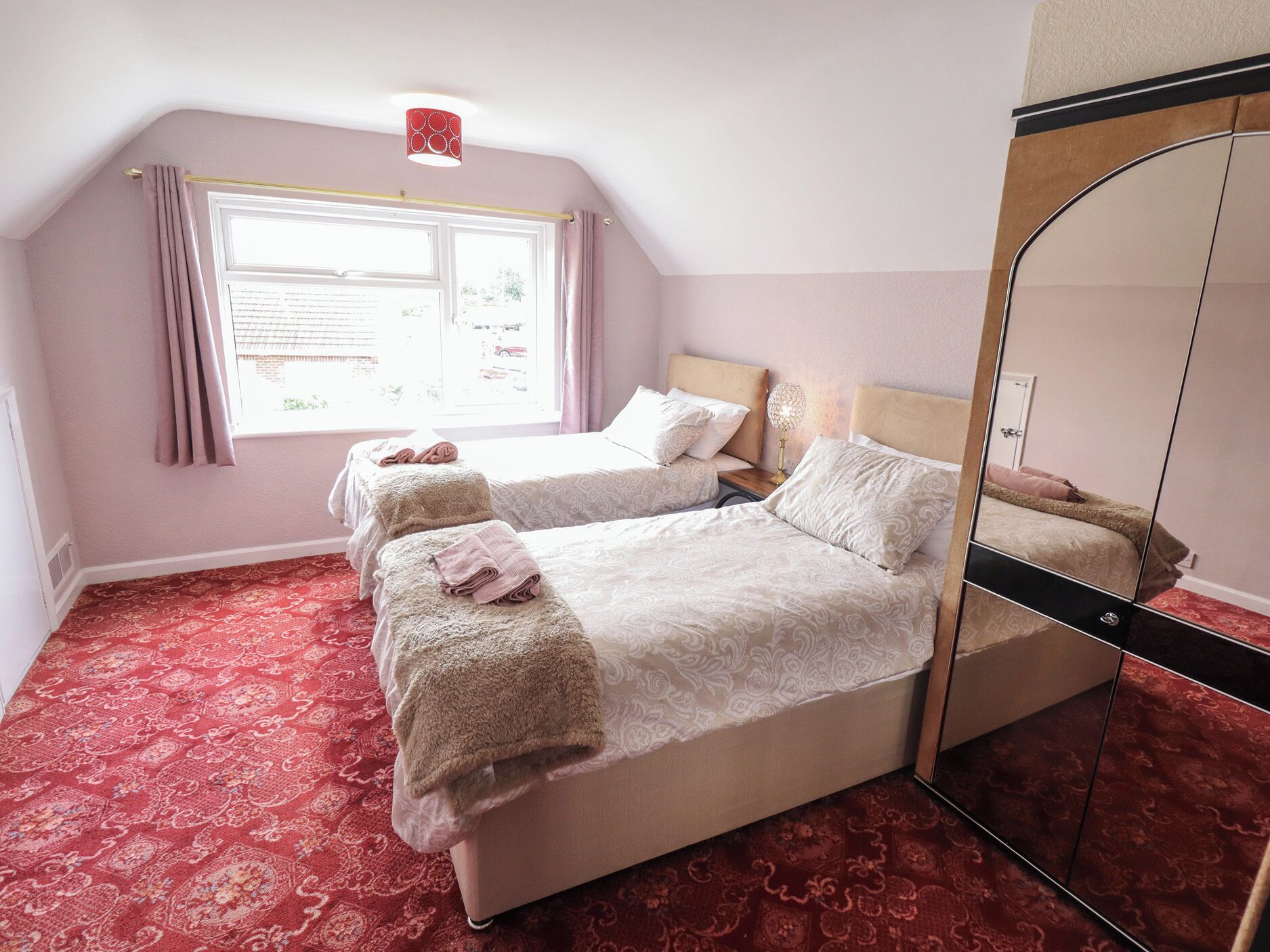 3 bedrooms, WiFi (free), individually decorated, individually furnished