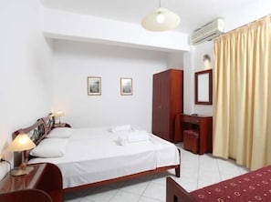 Iron/ironing board, free WiFi, bed sheets - Villa Anna (Chaniotis)