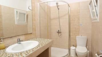 Apartment, Balcony, Garden View | Bathroom