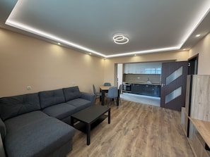 Smart TV - Cozy apartment in soothing Burgas (Burgas)
