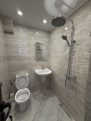 Hair dryer, towels, soap, toilet paper - Cozy apartment in soothing Burgas (Burgas)