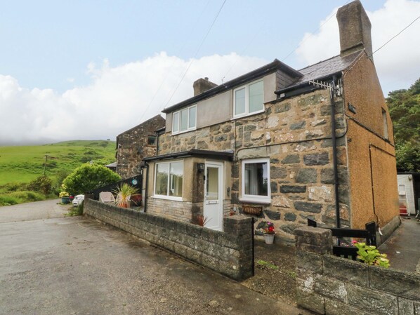Exterior - Tyr Felin (Caernarfon)