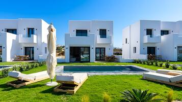 Villa luxueuse, piscine privée, vue sur la mer | Piscine | Piscine extérieure en saison