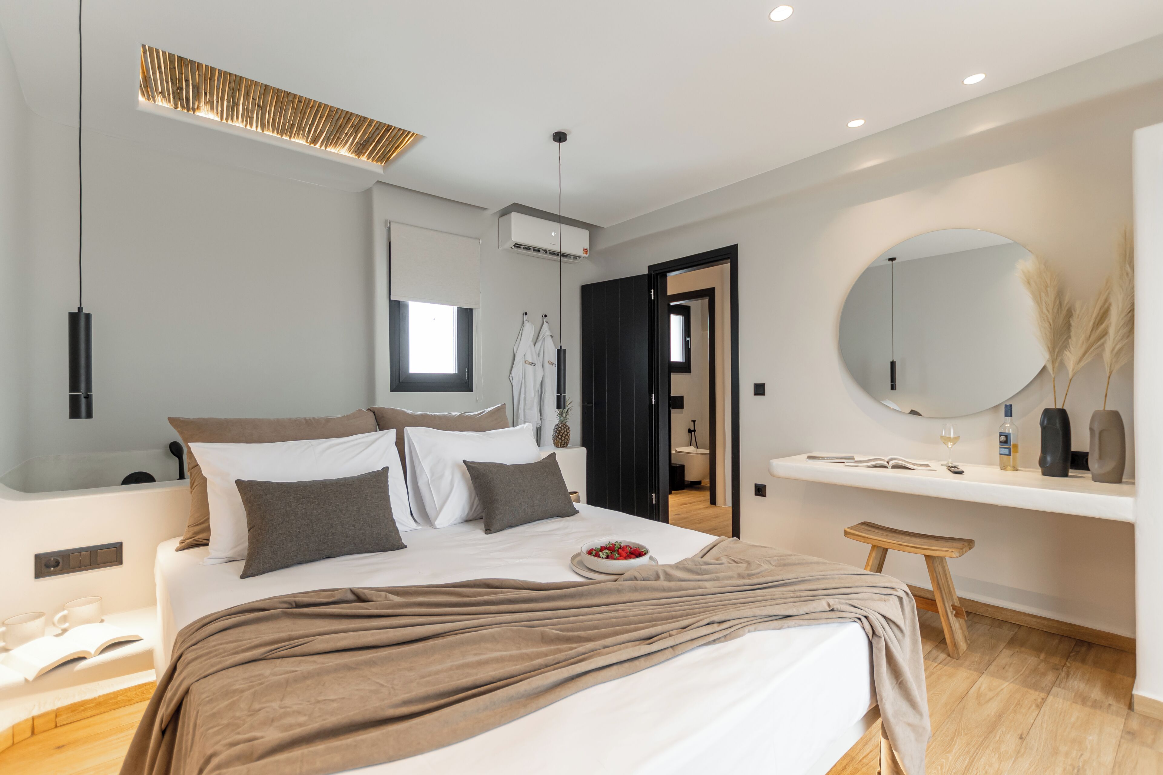In-room safe, laptop workspace, free WiFi