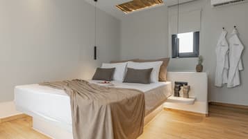 In-room safe, laptop workspace, free WiFi
