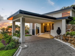 Exterior - Deja Blue - Bali Style Villa w. Breathtaking Whale's Tail View (Puntarenas Province)