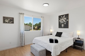 8 habitaciones, tabla de planchar con plancha, wifi y ropa de cama 
