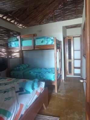 8 bedrooms, WiFi, bed sheets - Karpatty Mar: Beachfront Cabins, Restaurant, and Bar (Pets Welcome) (San Bernardo Del Viento)