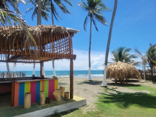 Karpatty Mar: Beachfront Cabins, Restaurant, and Bar (Pets Welcome)