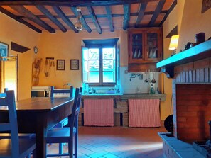 Ferienhaus, 2 Schlafzimmer, Raucher, Kamin | Esszimmer