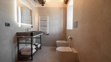 Superior-Doppelzimmer, Gartenblick | Badezimmer