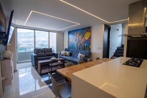 Interior - Increíble penthouse 802, jacuzzi, a 15 min de Provenza (Itagüí)