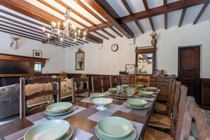 Dining - Vrbo Property (Castétis)