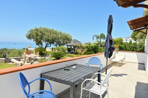 Outdoor dining - Vrbo Property (Barano D'ischia)