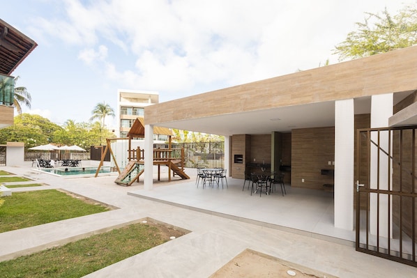 Apartment | Outdoor dining - Porto Residence (Ipojuca)