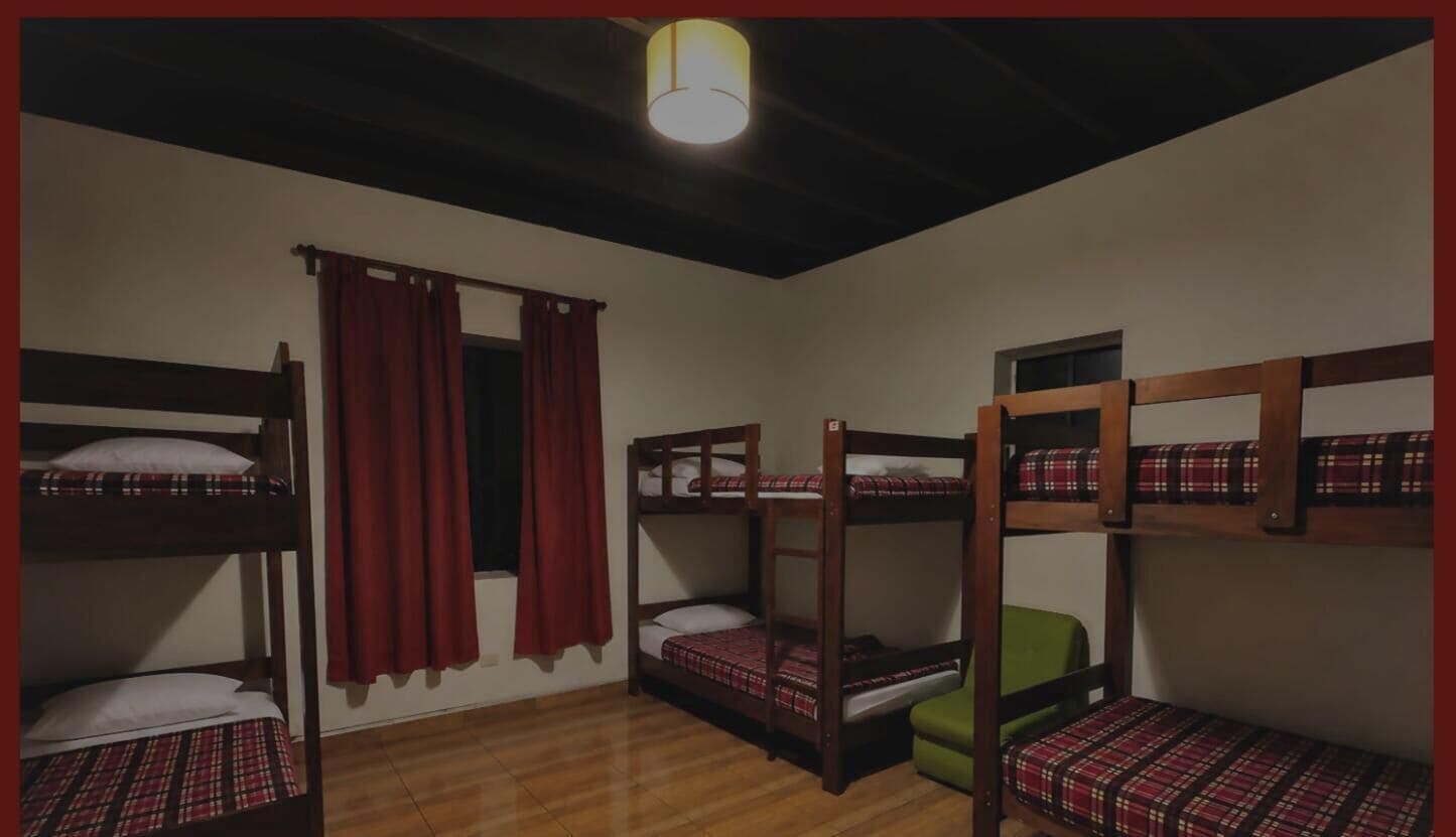 Dormitório compartilhado, banheiro compartilhado | Wi-Fi de cortesia, roupa de cama